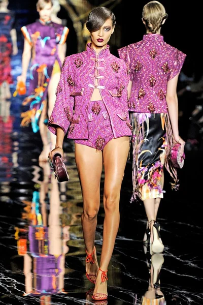 Look 28